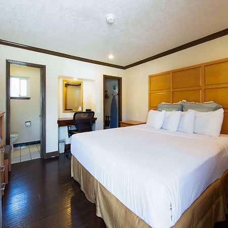 Yosemite Parkway Hotel Merced Ngoại thất bức ảnh