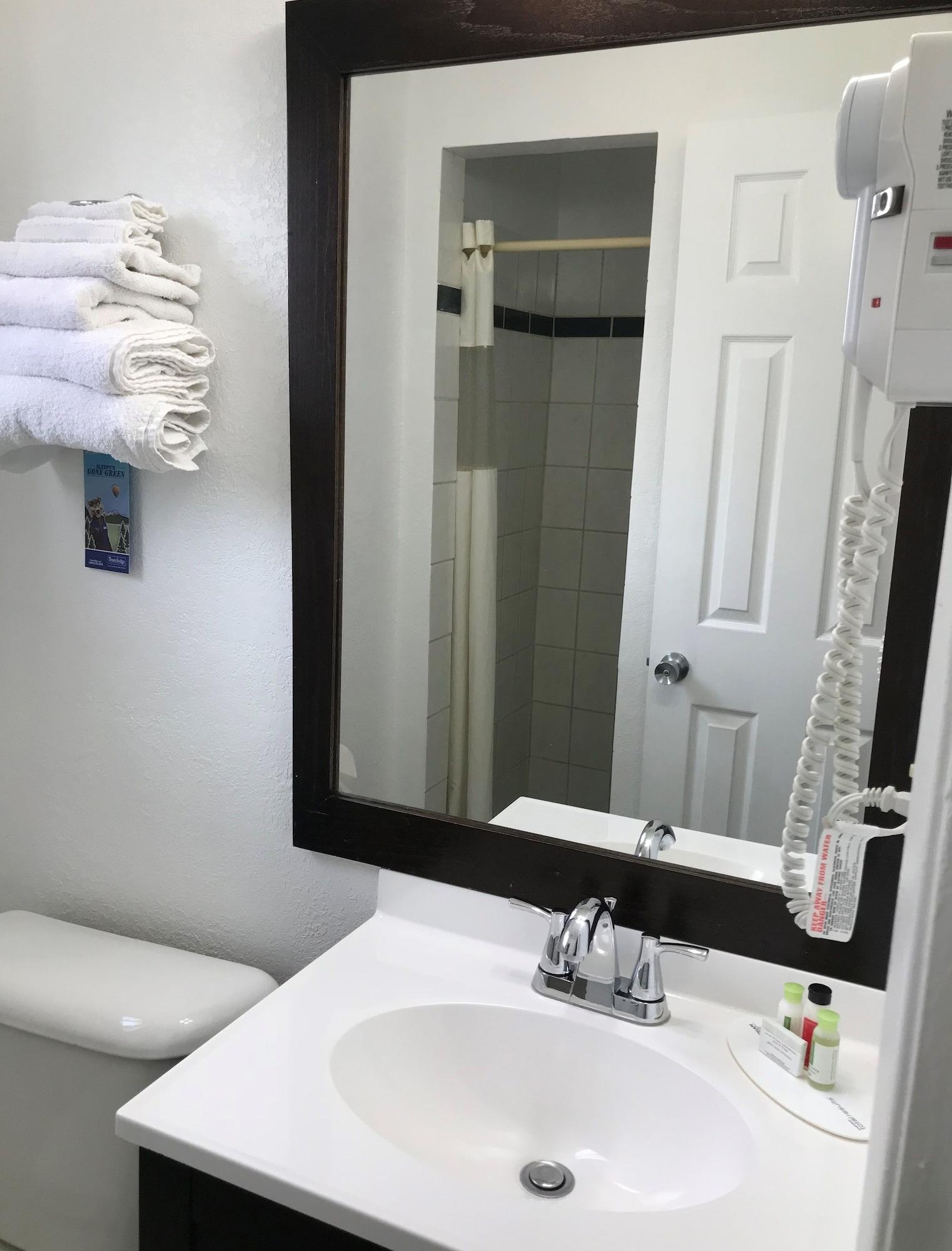Yosemite Parkway Hotel Merced Ngoại thất bức ảnh