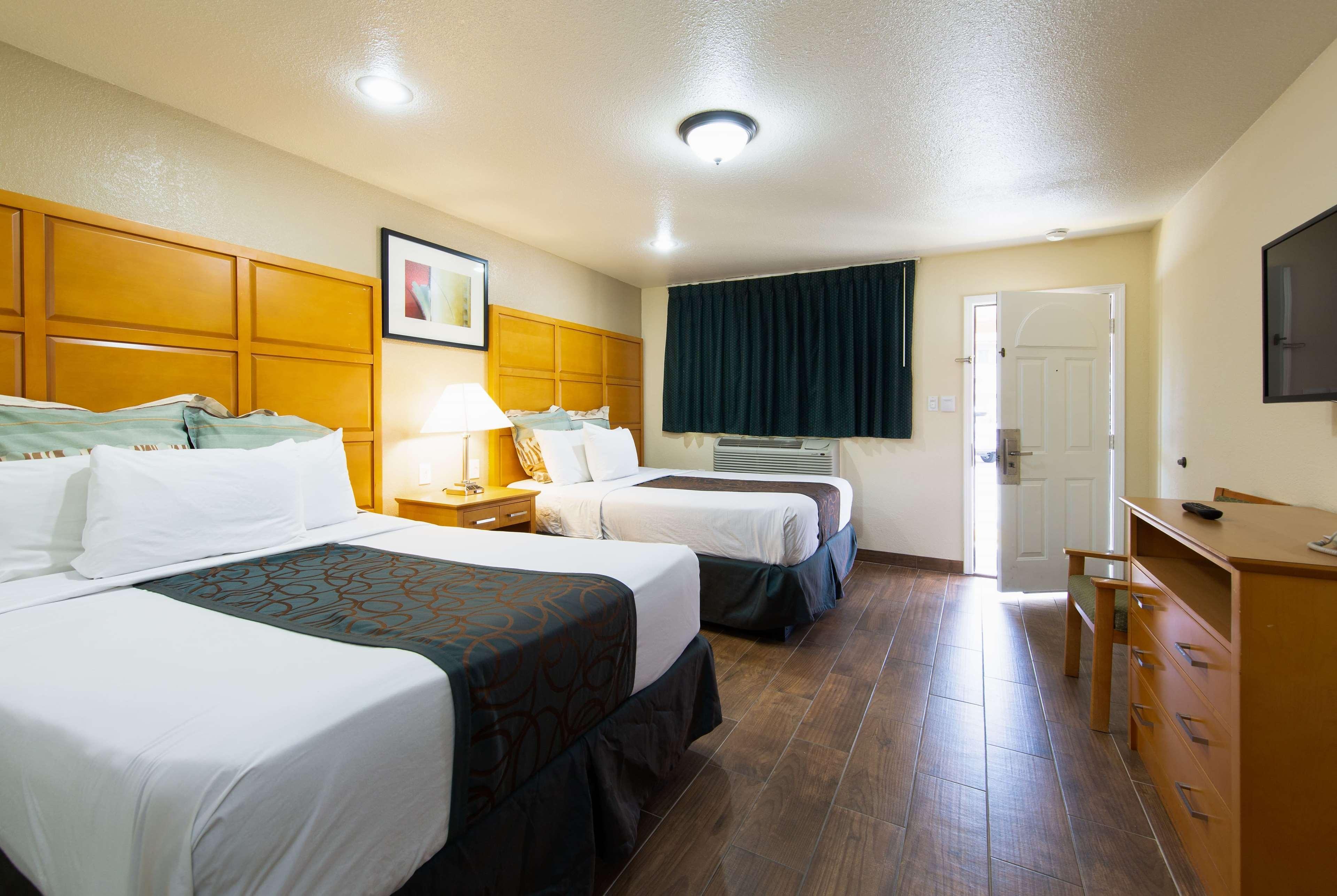 Yosemite Parkway Hotel Merced Ngoại thất bức ảnh