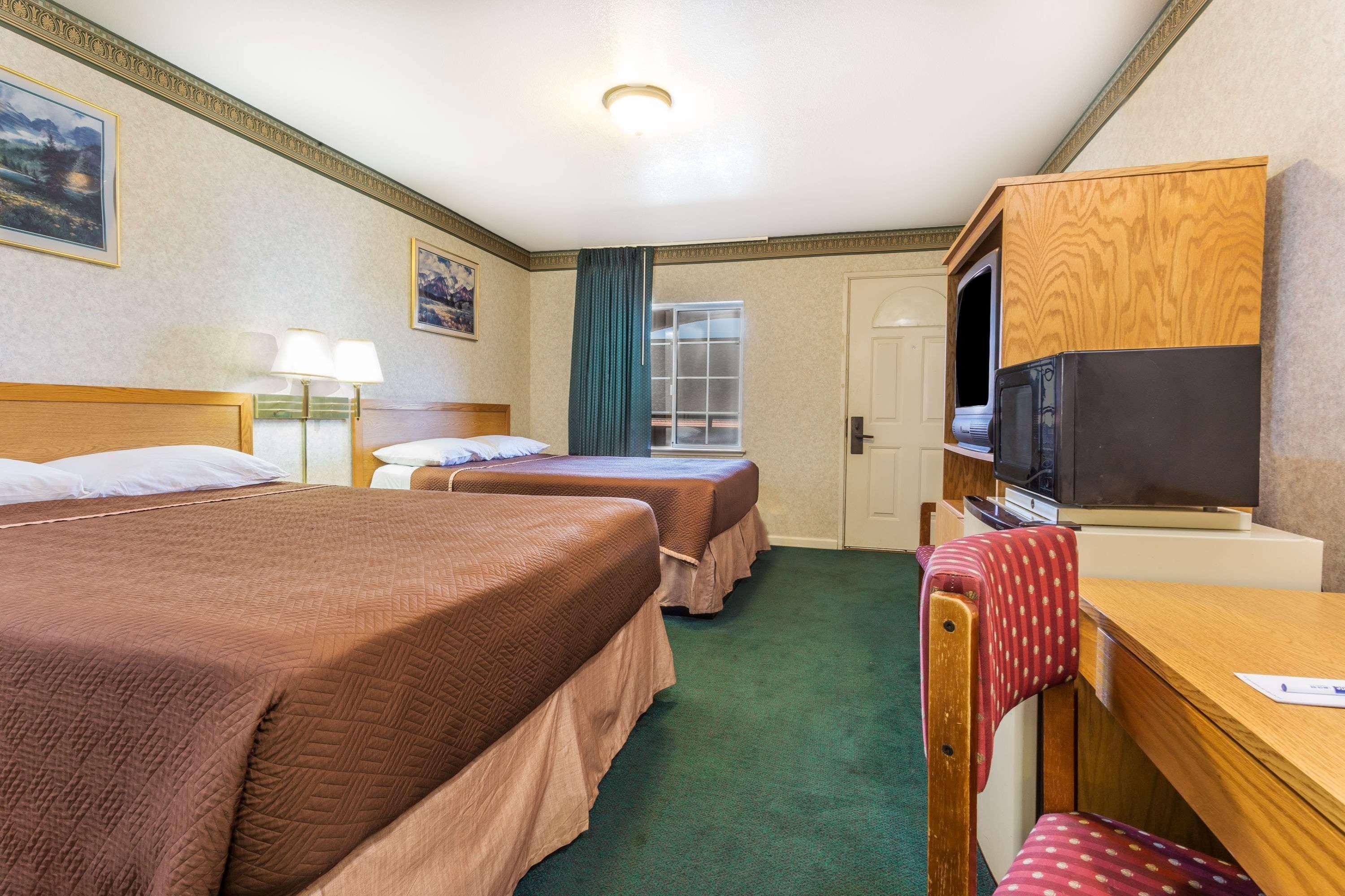 Yosemite Parkway Hotel Merced Ngoại thất bức ảnh