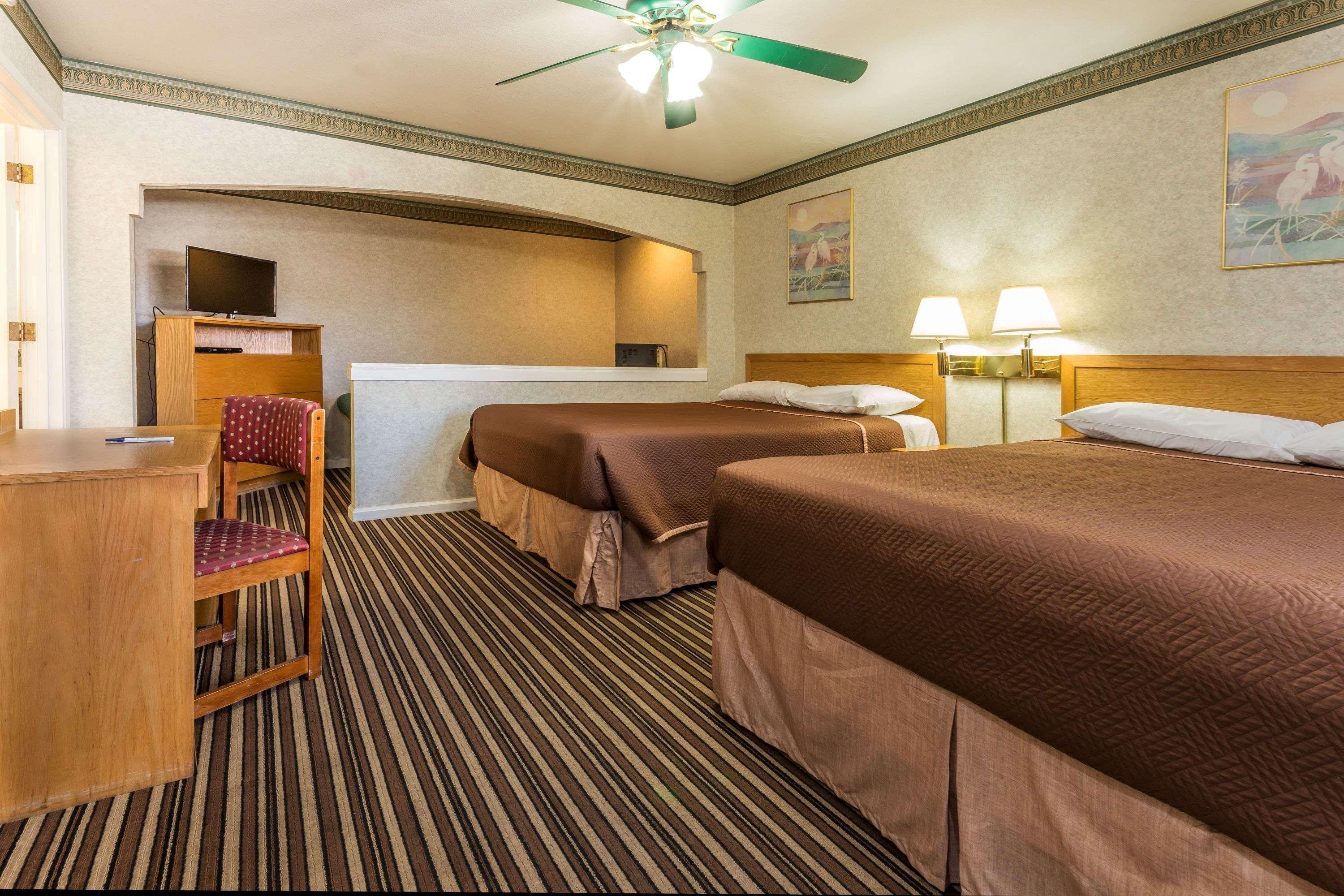 Yosemite Parkway Hotel Merced Ngoại thất bức ảnh