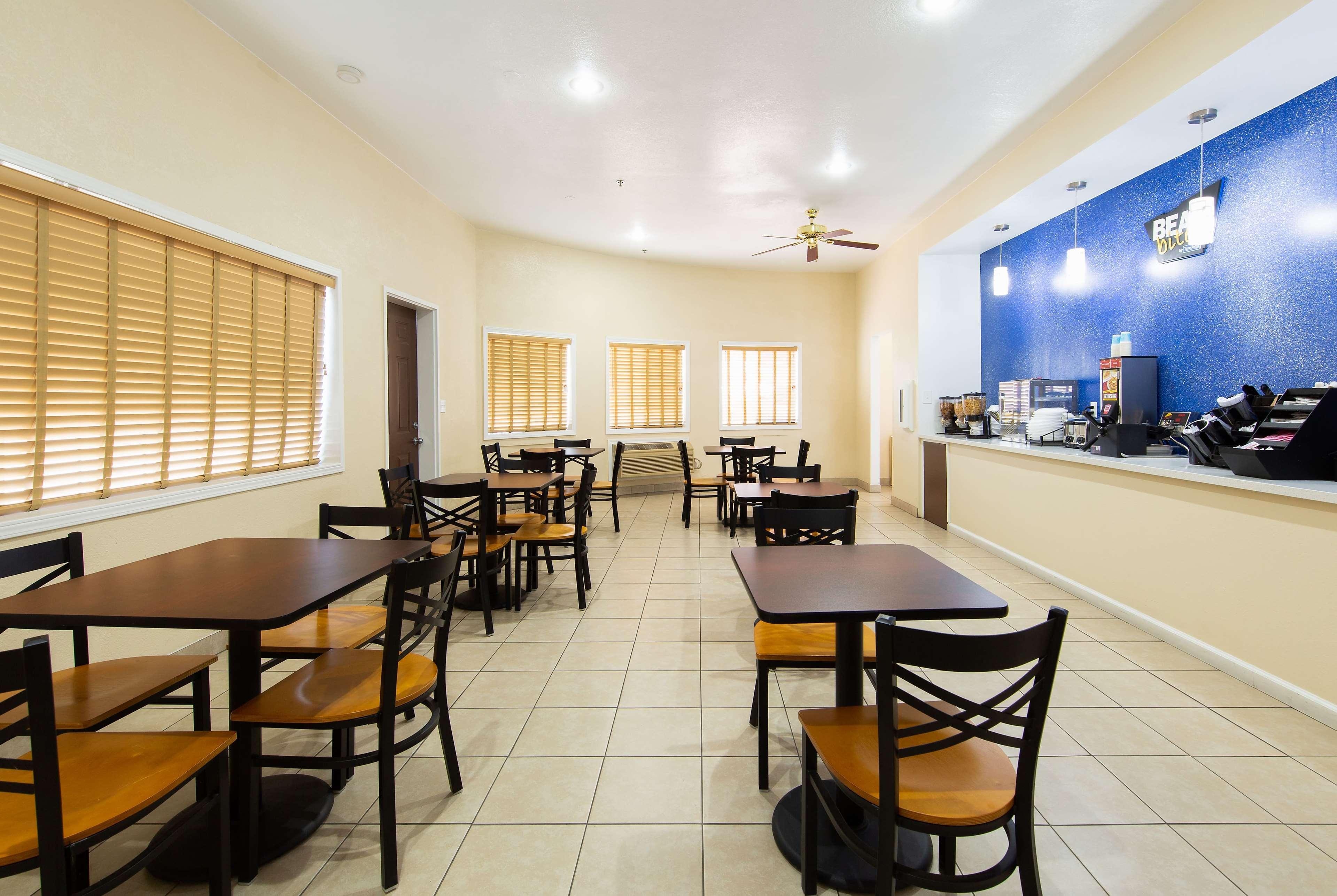 Yosemite Parkway Hotel Merced Ngoại thất bức ảnh